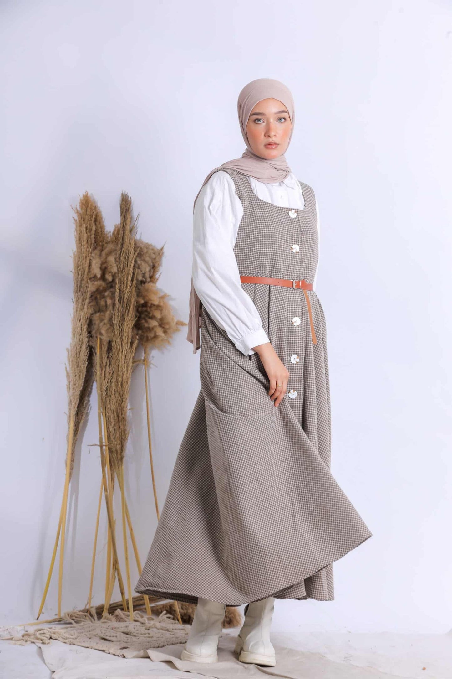 Sleeveless Careaux dress